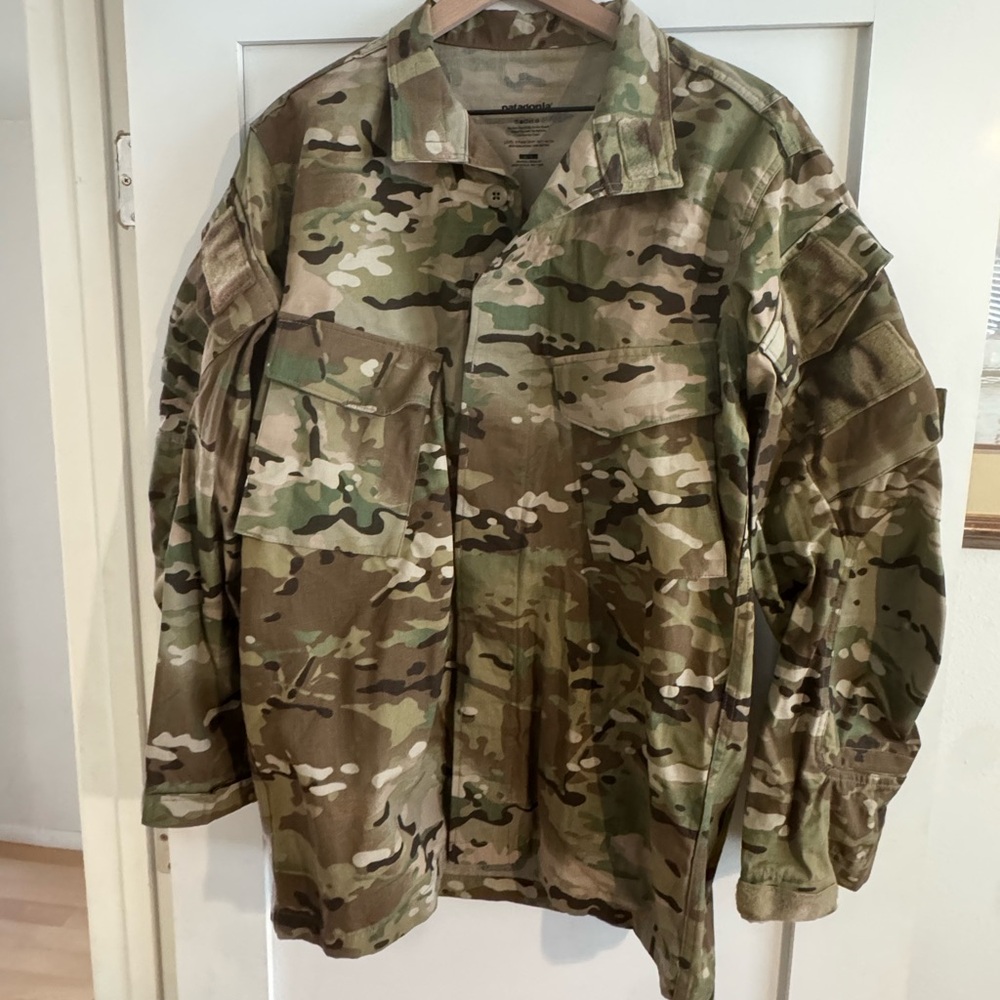 Men's Level 9 Patagonia Field Shirt Medium/Regular